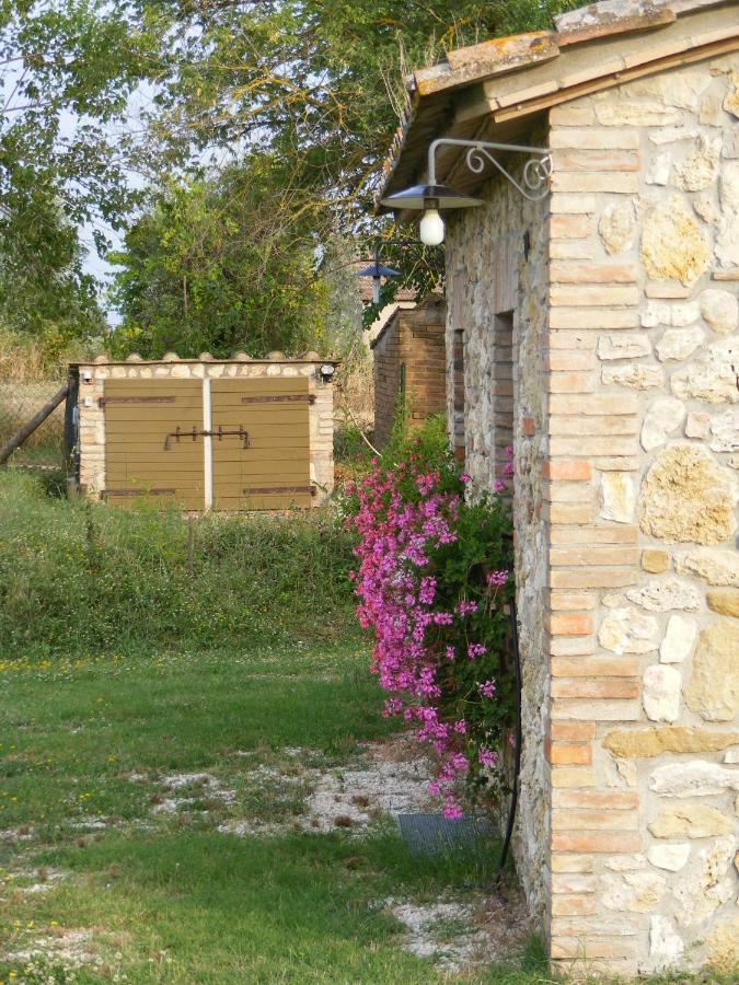 Agriturismo Podere Dell' Olmo أميليا المظهر الخارجي الصورة